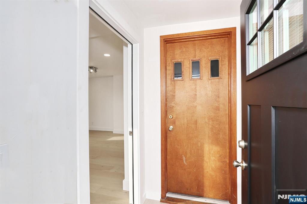 105 Summit Avenue 1