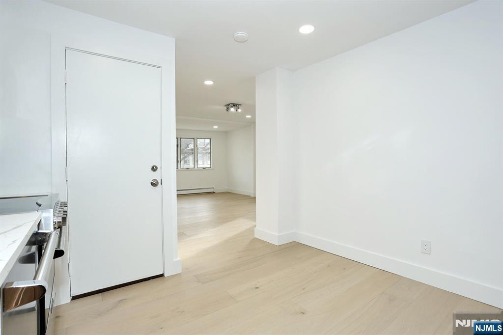 105 Summit Avenue 1