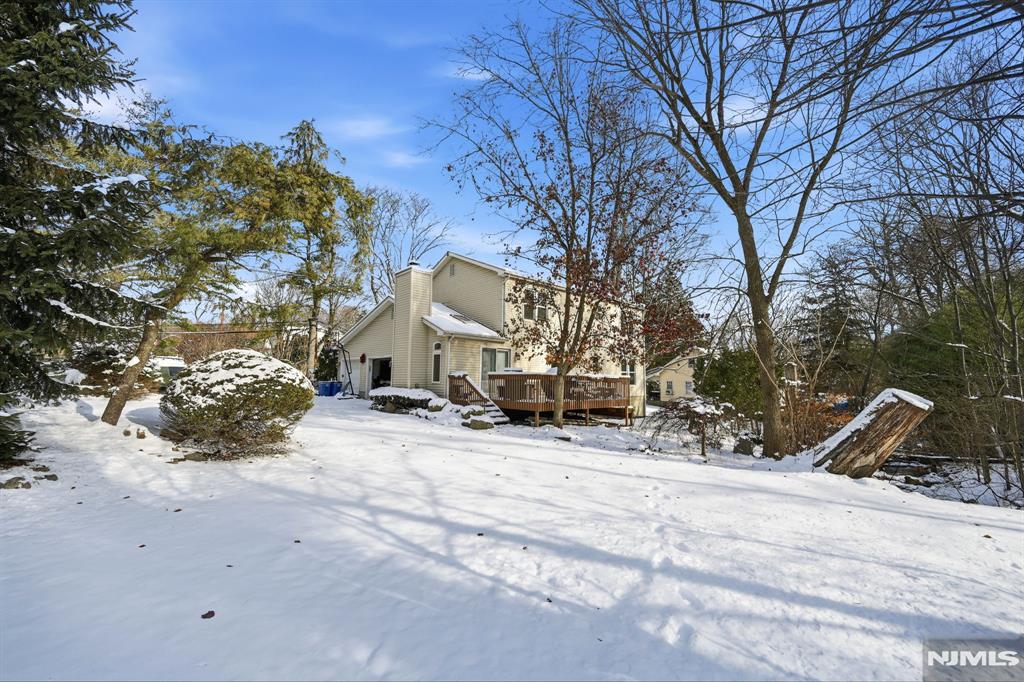 27 Saddle River Road
