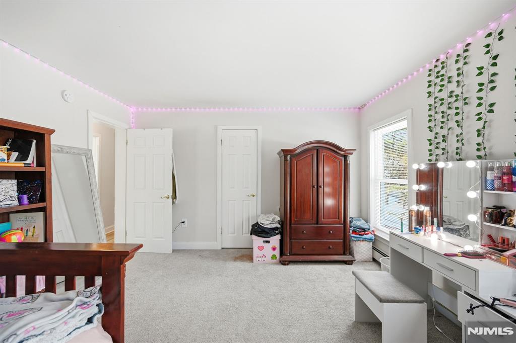 27 Saddle River Road