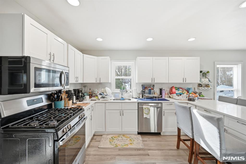 27 Saddle River Road