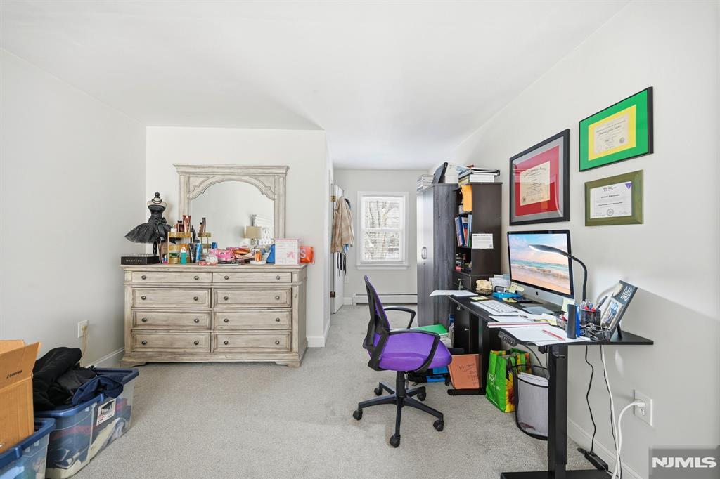 27 Saddle River Road