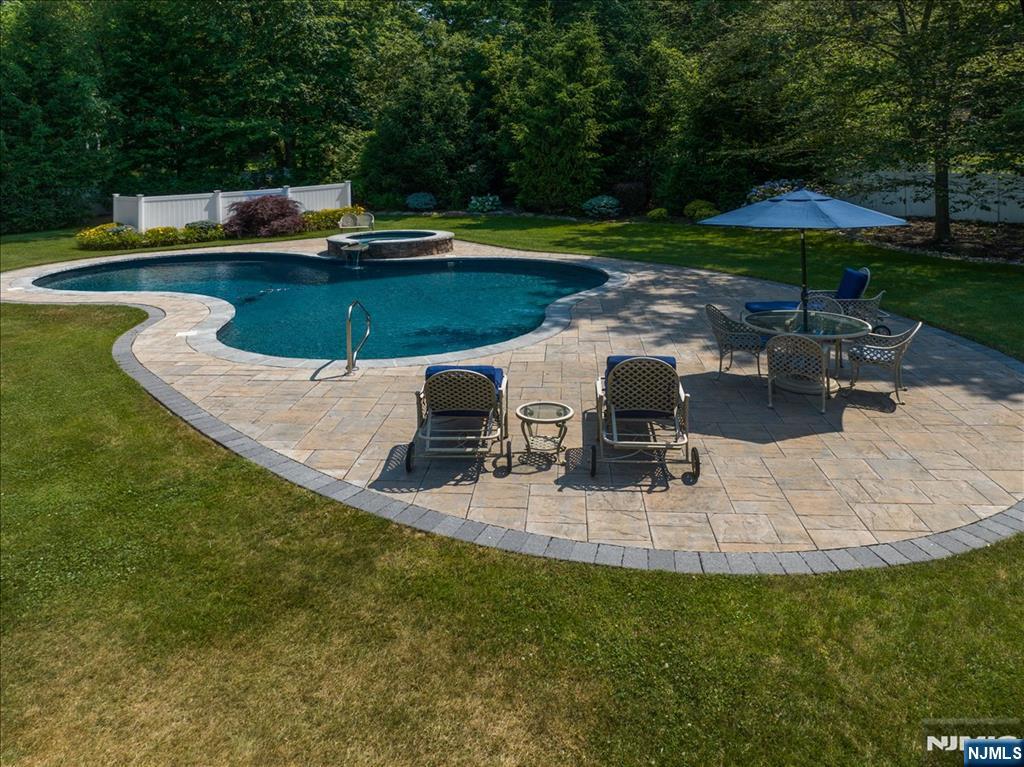85 Oak Drive