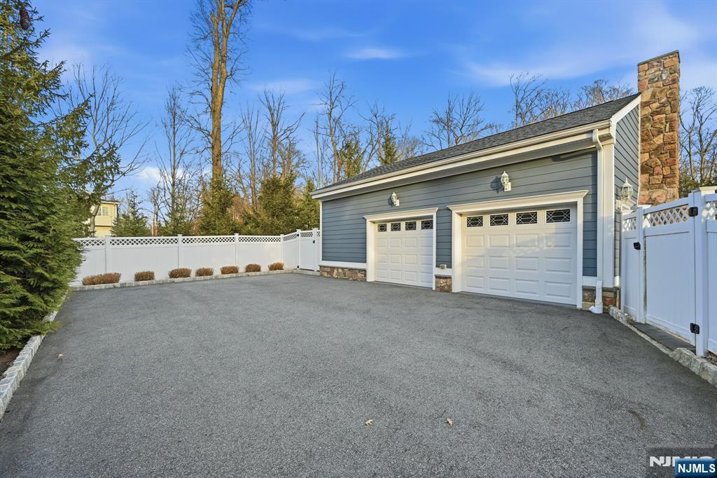85 Oak Drive