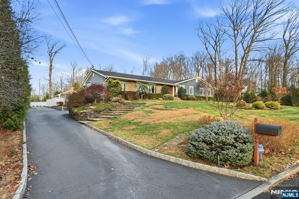 85 Oak Drive