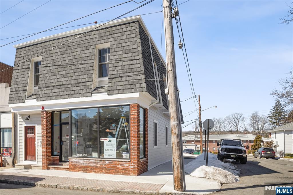 7 Hawthorne Avenue 7A