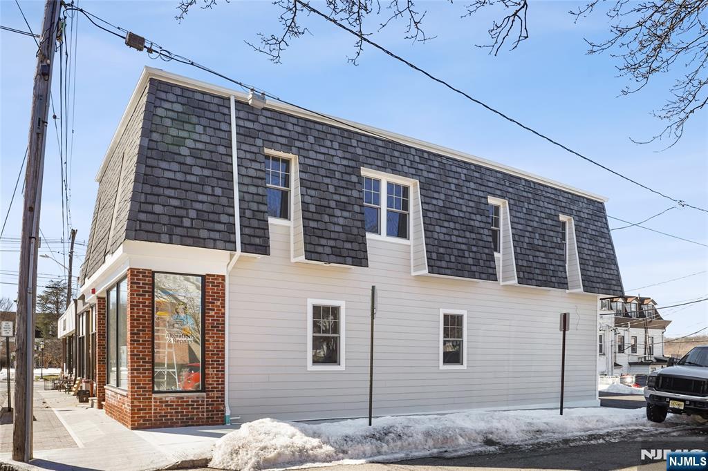 7 Hawthorne Avenue 7A