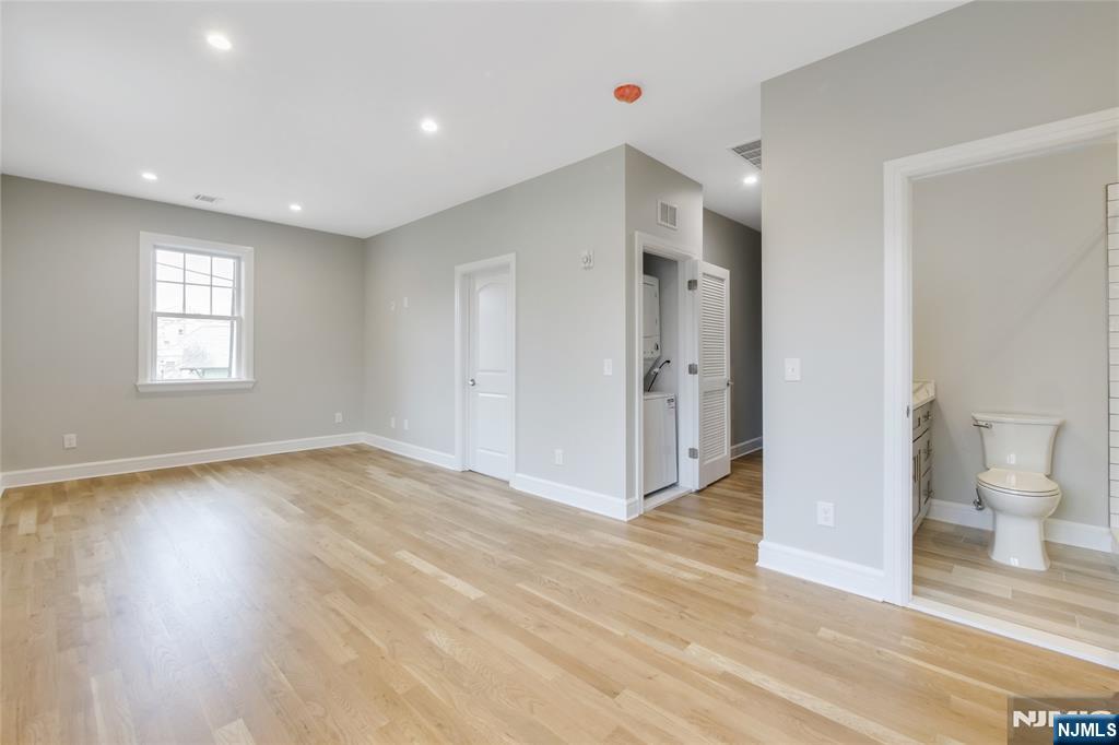 7 Hawthorne Avenue 7A