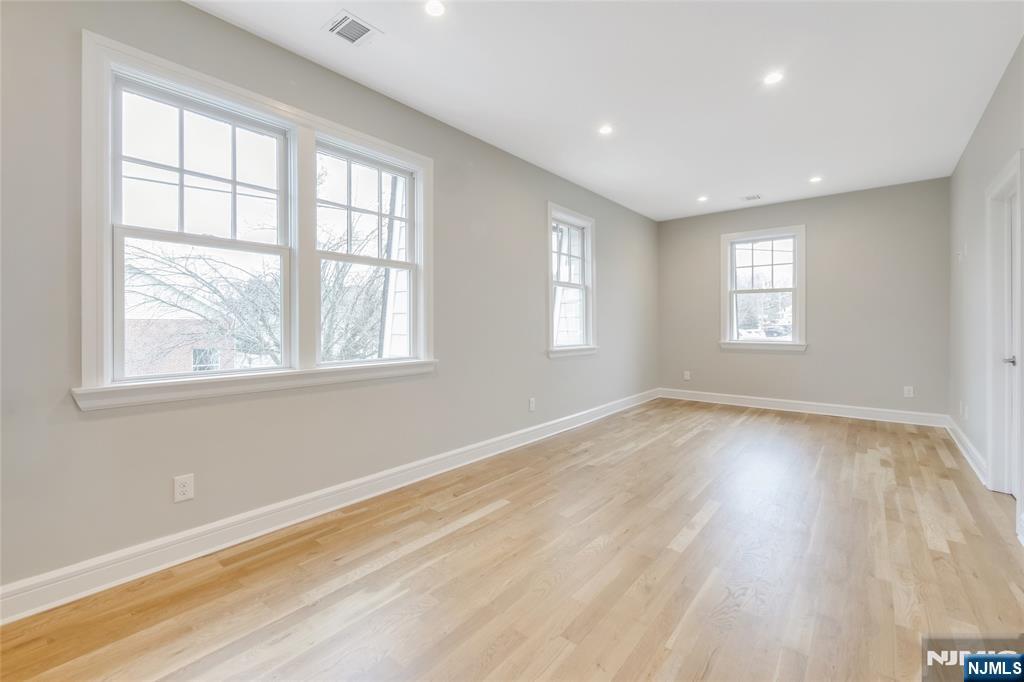 7 Hawthorne Avenue 7A