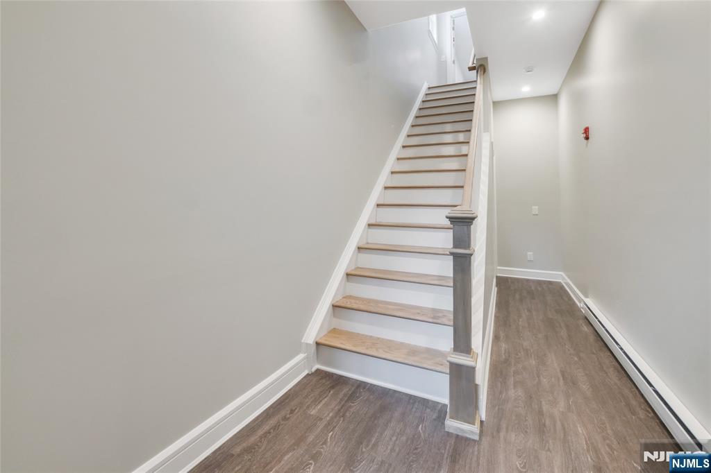 7 Hawthorne Avenue 7A