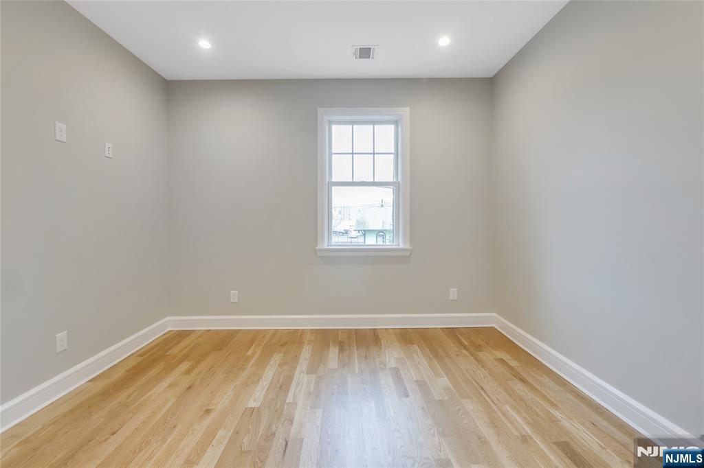 7 Hawthorne Avenue 7A