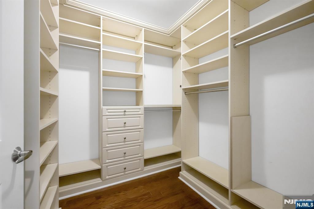 22 Ave At Port Imperial 403