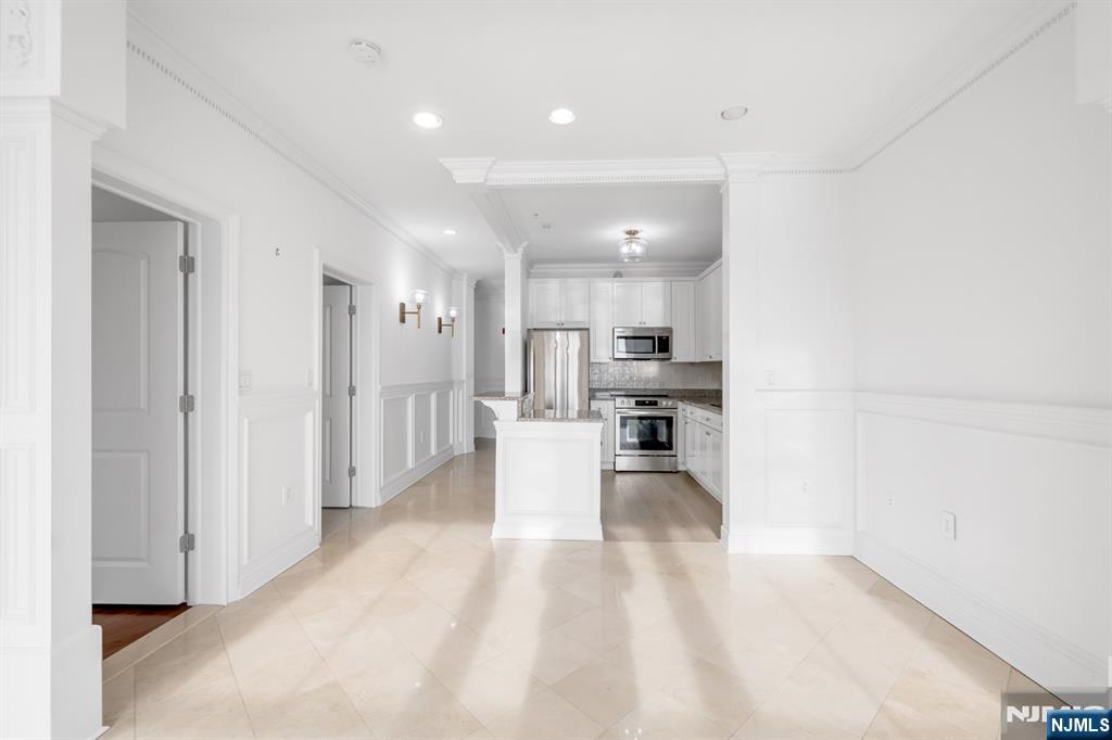 22 Ave At Port Imperial 403