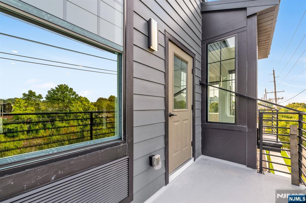 315 Railroad Avenue 204