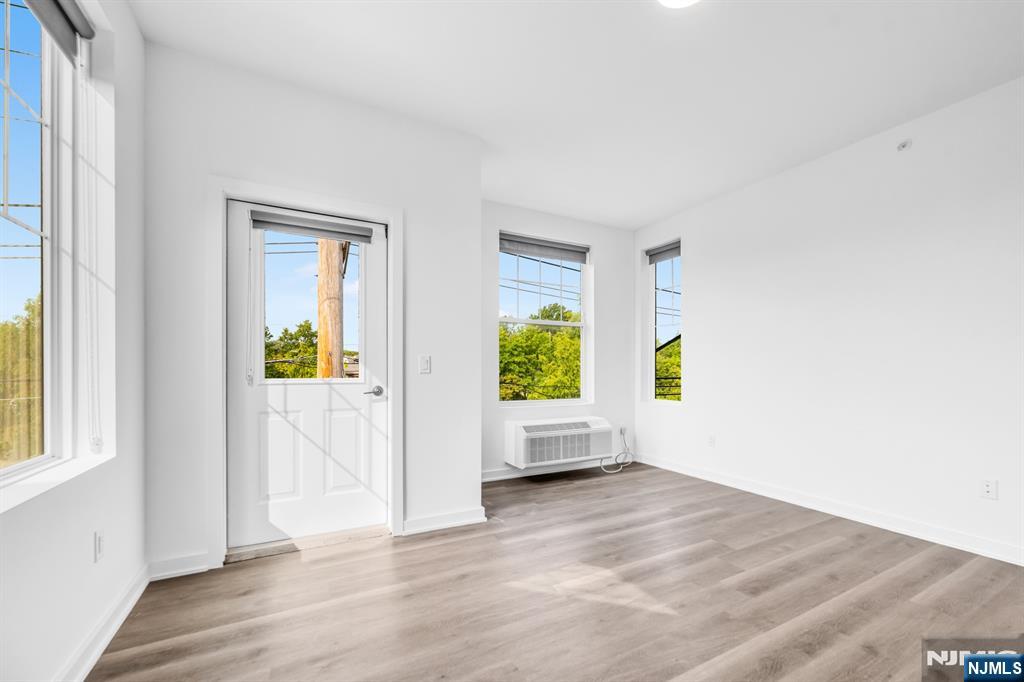 315 Railroad Avenue 204