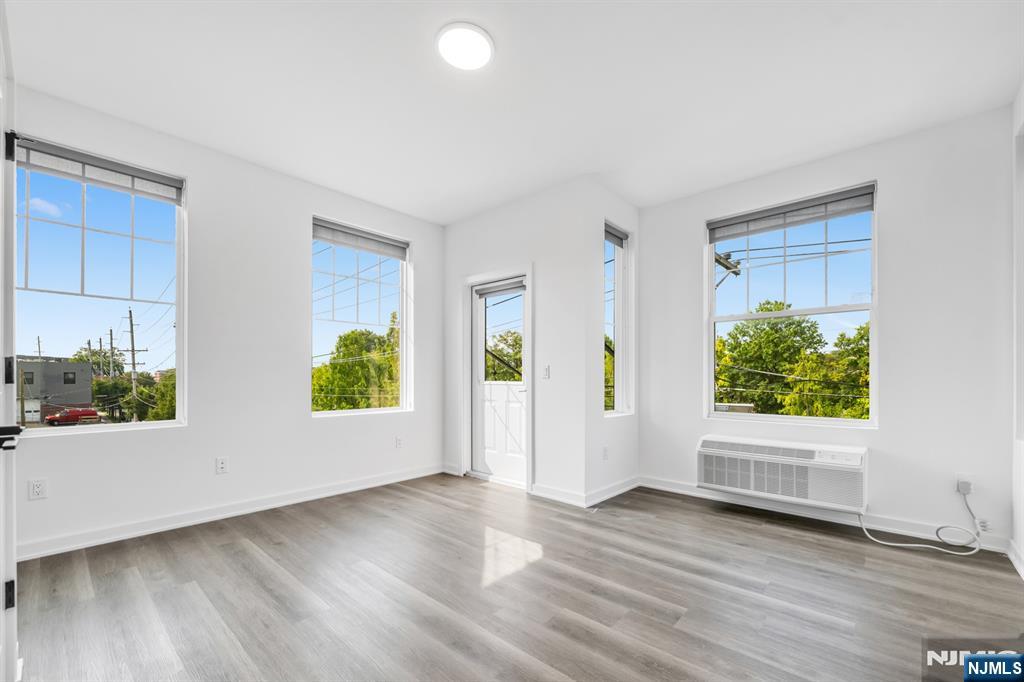 315 Railroad Avenue 204