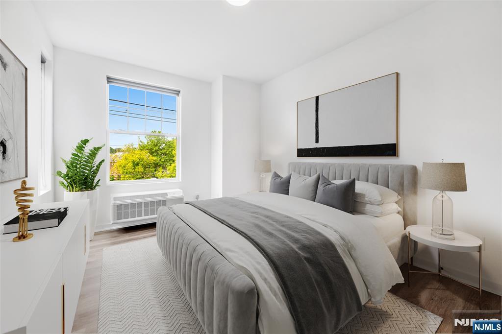 315 Railroad Avenue 204