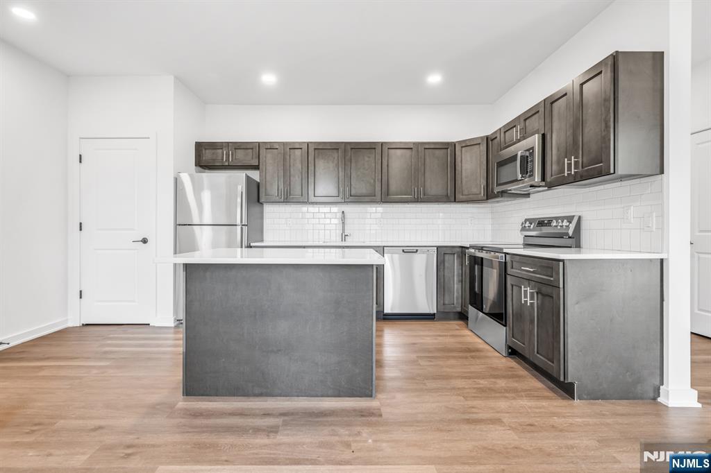 315 Railroad Avenue 204