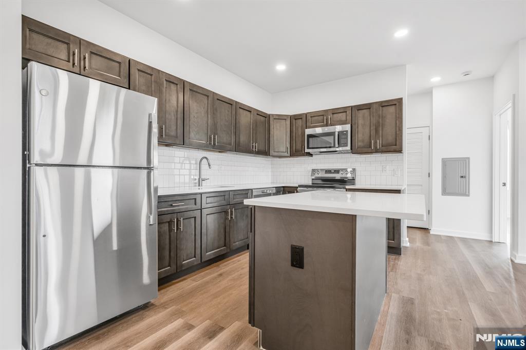 315 Railroad Avenue 204