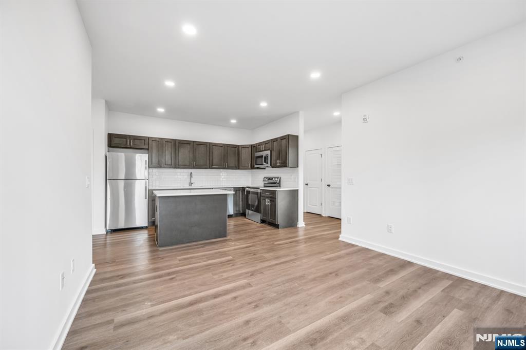 315 Railroad Avenue 204