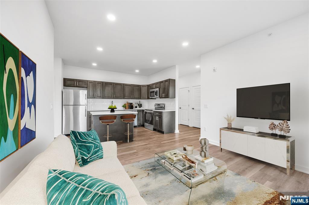 315 Railroad Avenue 204