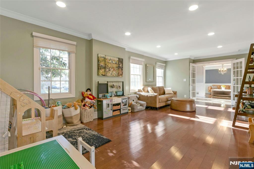 528 Baylor Avenue