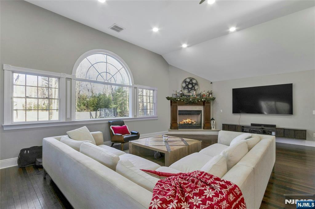 528 Baylor Avenue