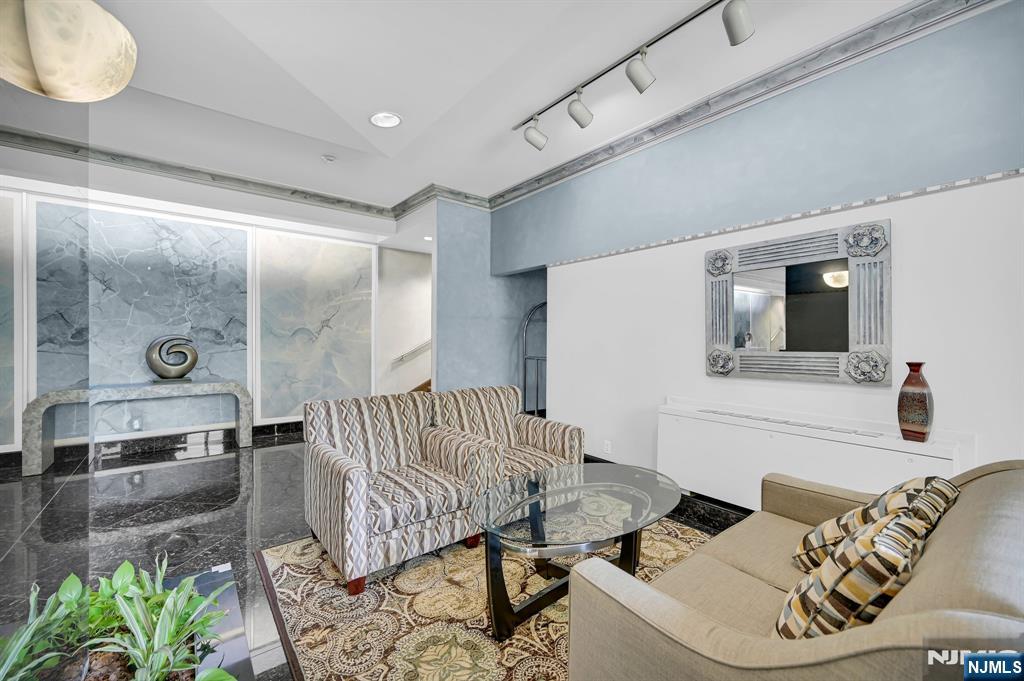 280 Prospect Avenue 3N