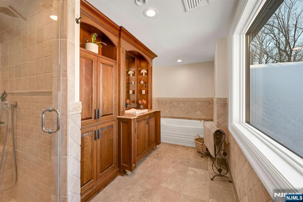 285 Chestnut Ridge Road