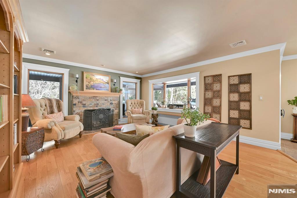 285 Chestnut Ridge Road