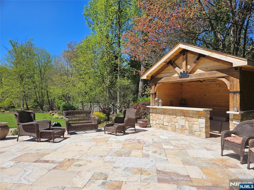 285 Chestnut Ridge Road