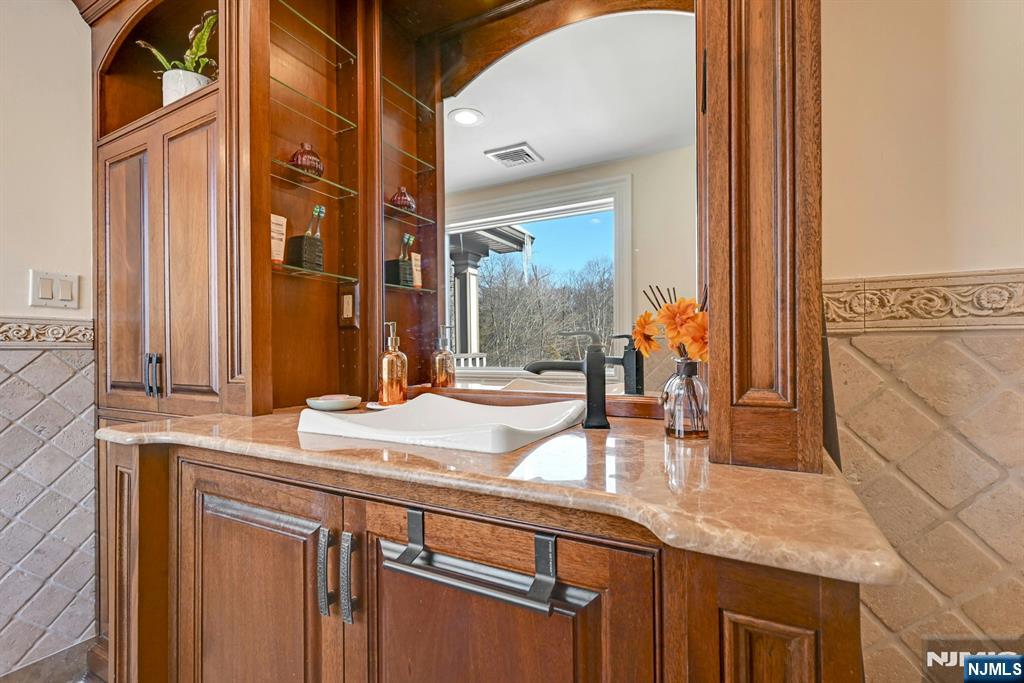 285 Chestnut Ridge Road