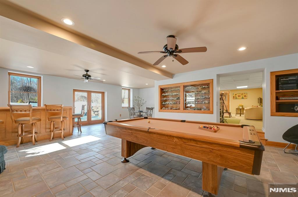 285 Chestnut Ridge Road