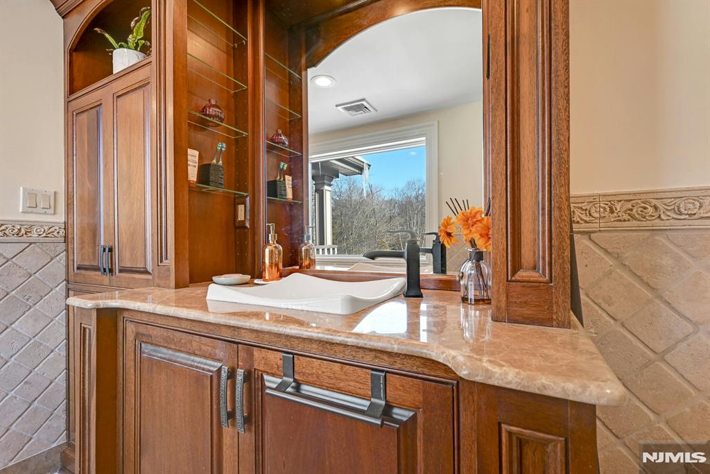 285 Chestnut Ridge Road