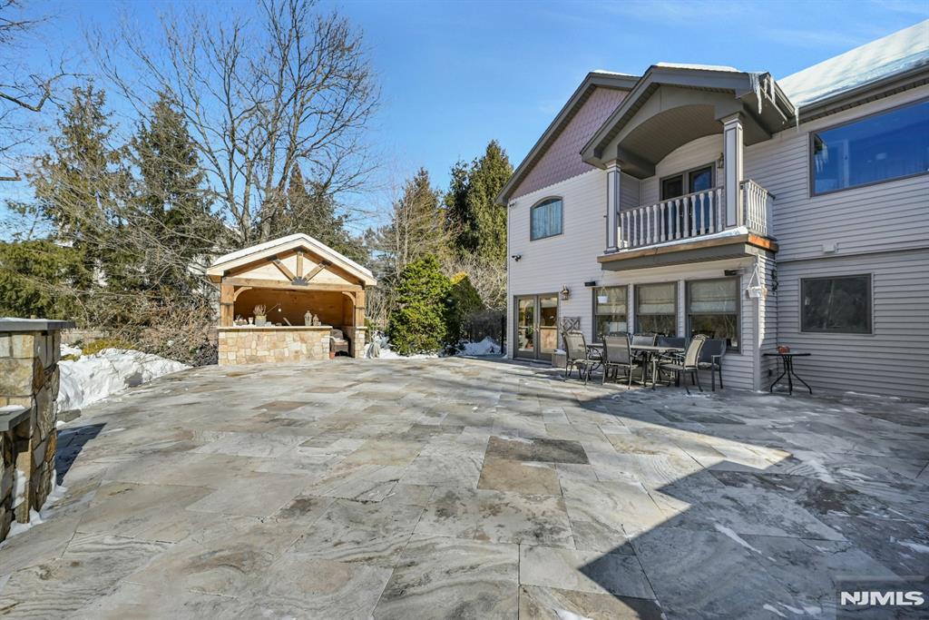 285 Chestnut Ridge Road