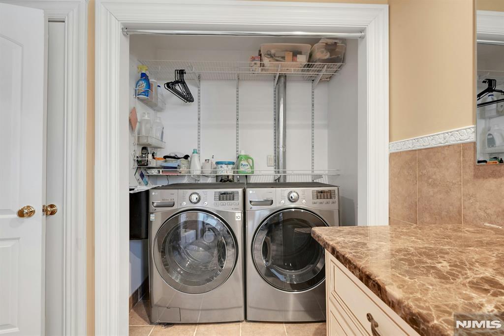 285 Chestnut Ridge Road