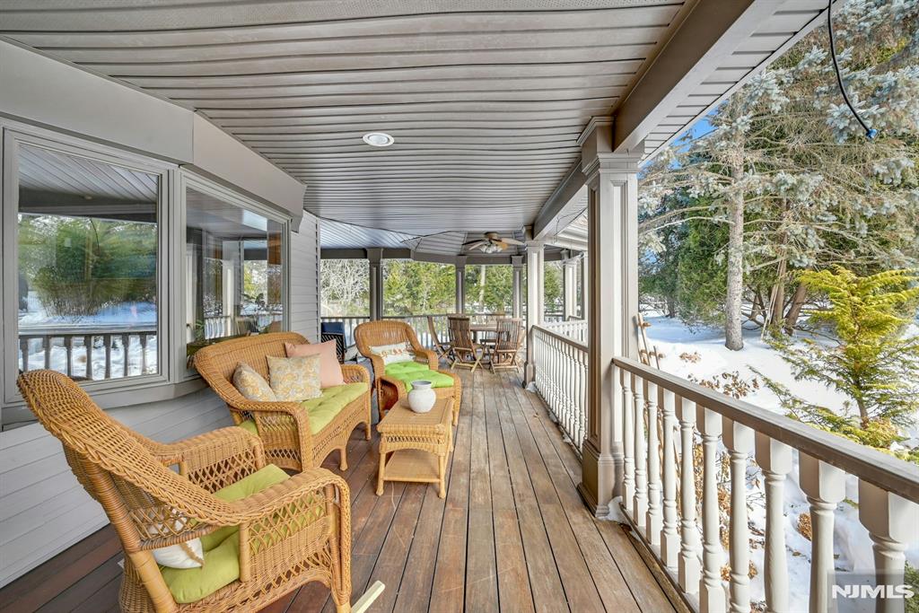 285 Chestnut Ridge Road