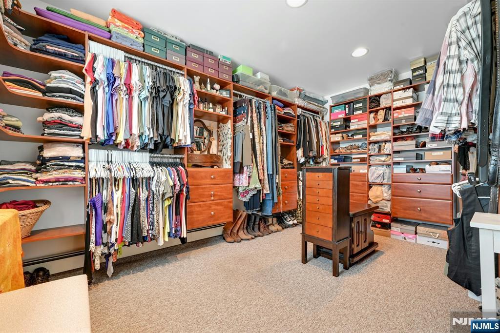 285 Chestnut Ridge Road