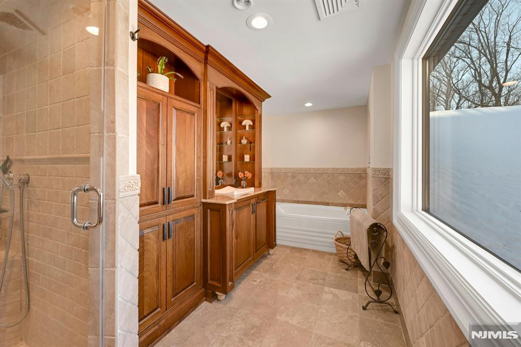 285 Chestnut Ridge Road