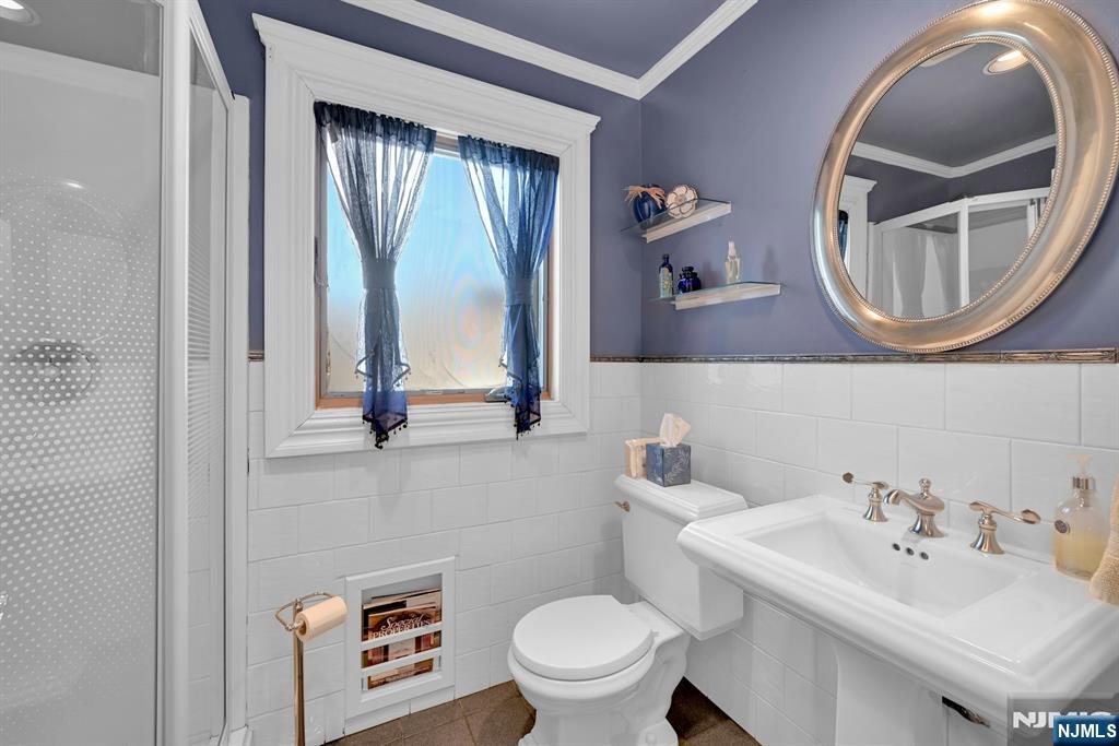 285 Chestnut Ridge Road