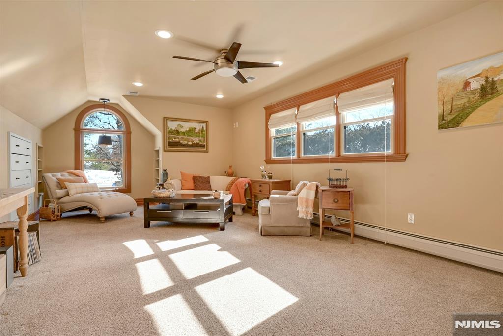 285 Chestnut Ridge Road