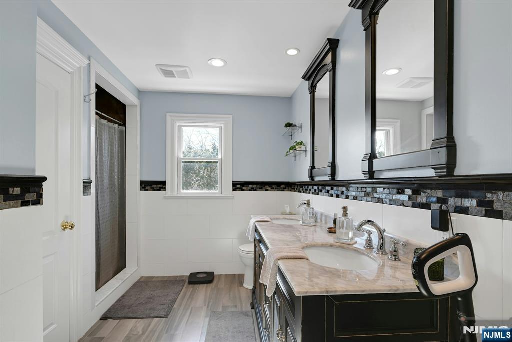 285 Chestnut Ridge Road