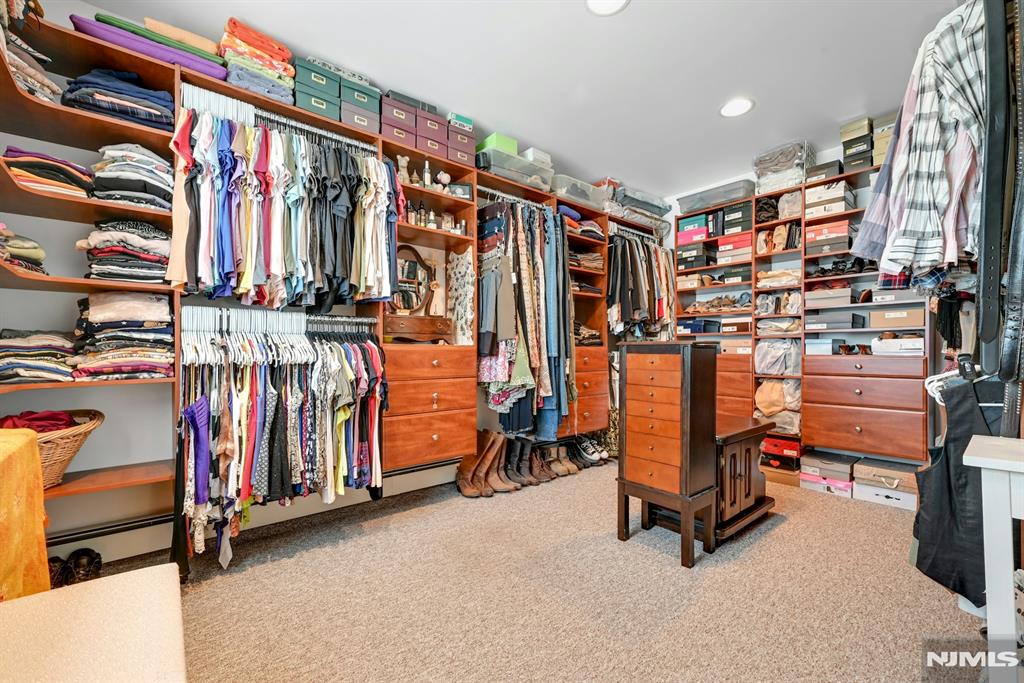 285 Chestnut Ridge Road