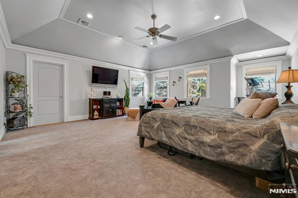 285 Chestnut Ridge Road