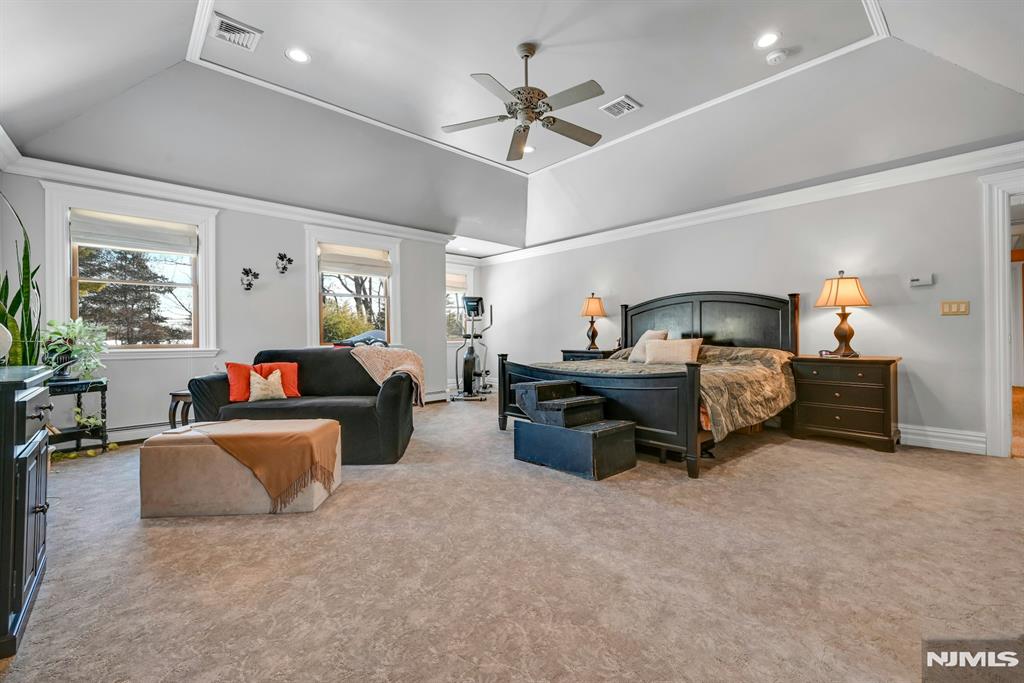 285 Chestnut Ridge Road