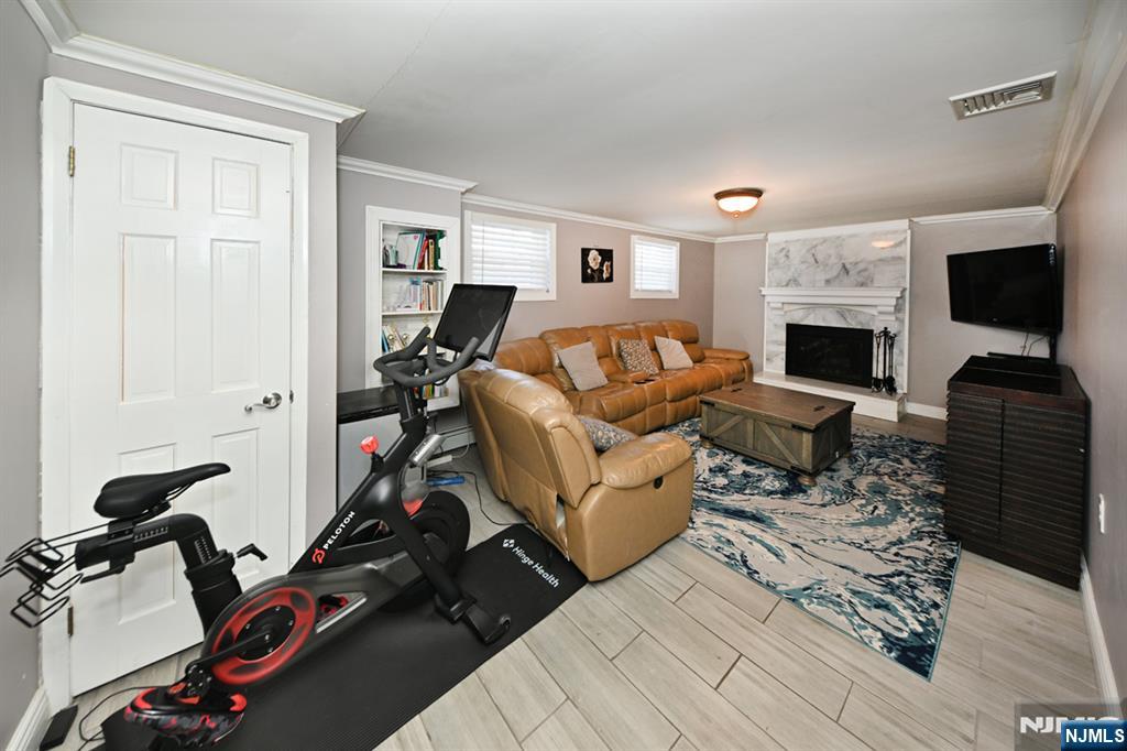 767 Koch Peak Avenue