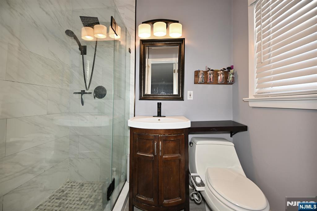 767 Koch Peak Avenue