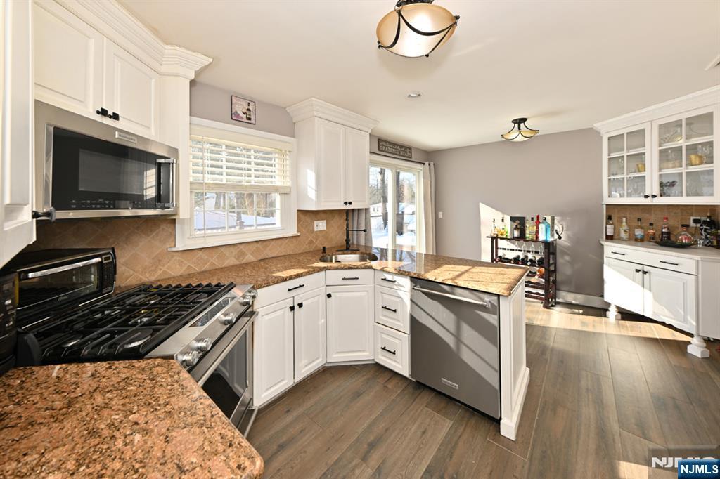 767 Koch Peak Avenue