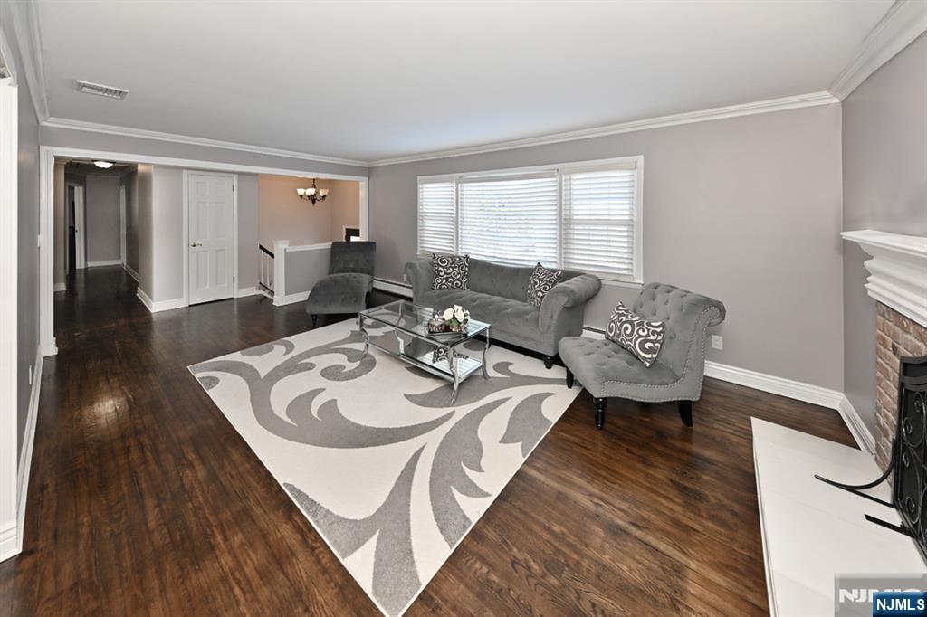 767 Koch Peak Avenue