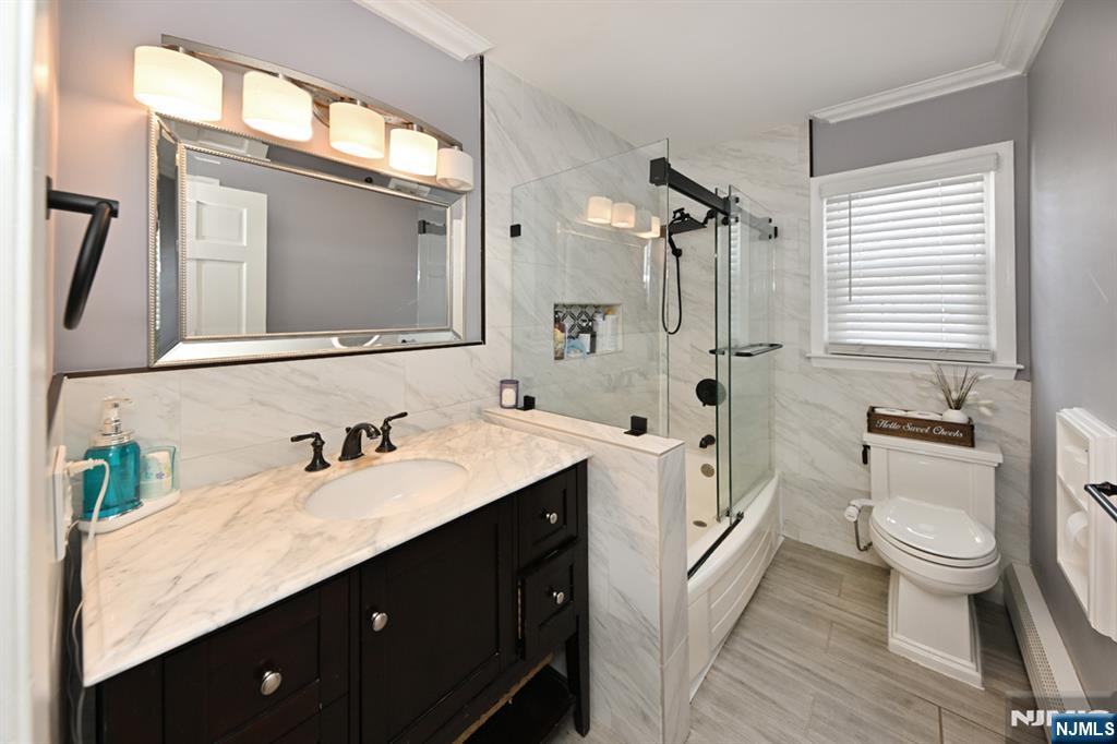 767 Koch Peak Avenue